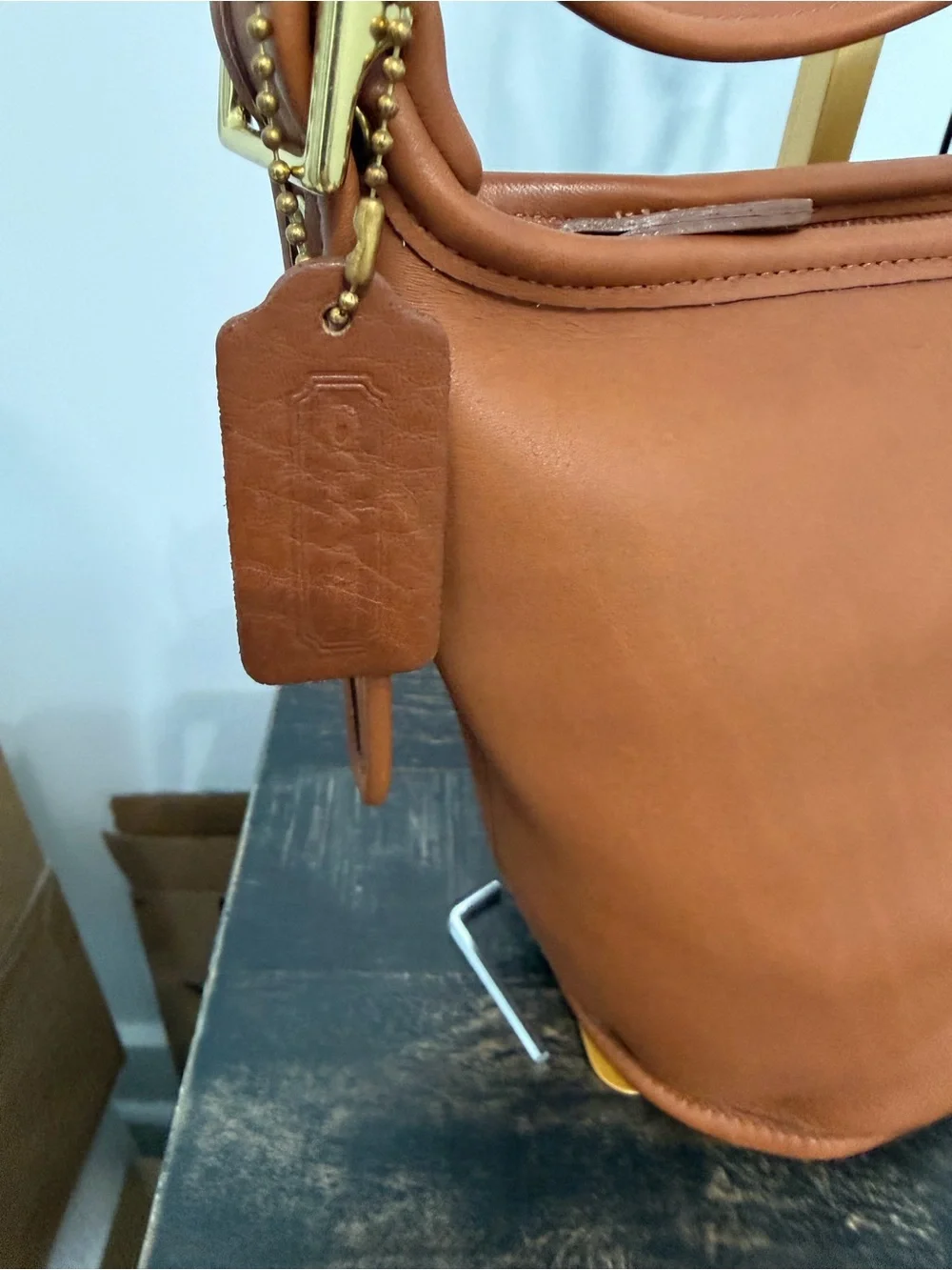 NWT Vtg Coach Maggie Duffle  9019 Bucket Bag in British Tan Glove Tanned Leather